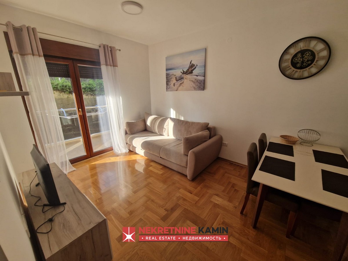 Izdaje se jednosoban stan, Bečići, Budva